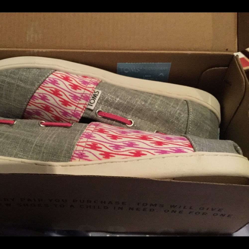 PINK & SILVER TOMS BIMINI SILVER BURLAP SERAPE NEW - Picture 2 of 6